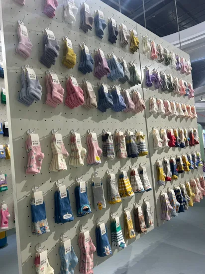 Venta al por mayor, precio bajo de fábrica, calcetines hasta la rodilla, medias para cachorros, calcetines deportivos personalizados para perros, Spandex, fútbol, ​​baloncesto, calcetines